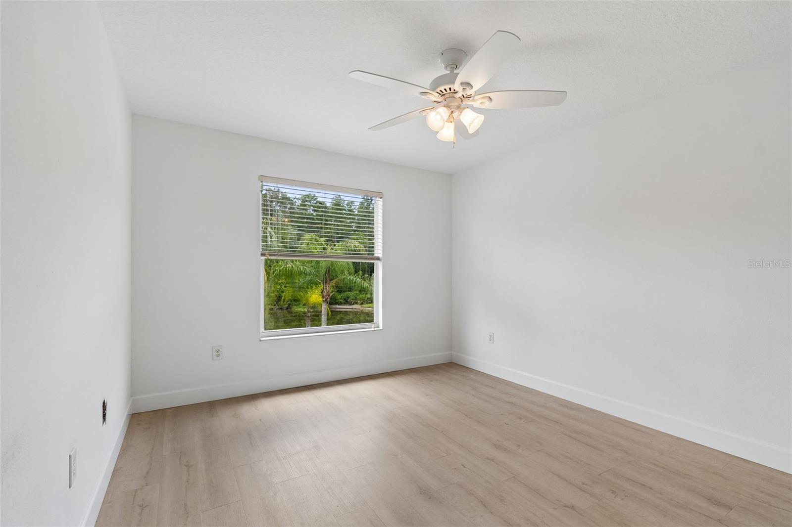 Image 46 of 75 For 16026 Shinnecock Drive