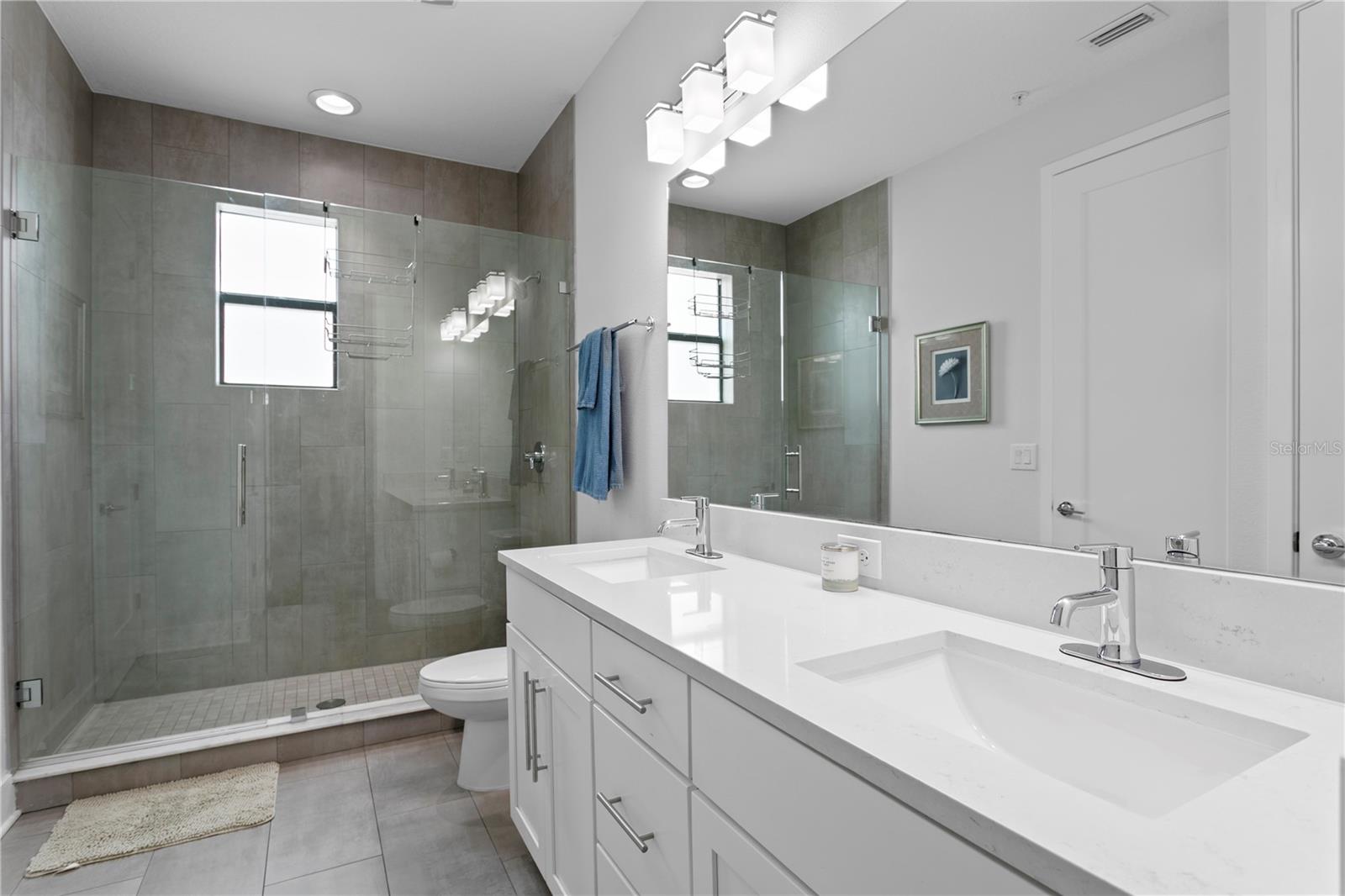 Image 11 of 19 For 2511 Grady Avenue 63