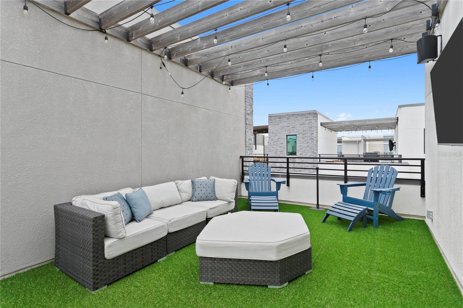 Image 18 of 19 For 2511 Grady Avenue 63