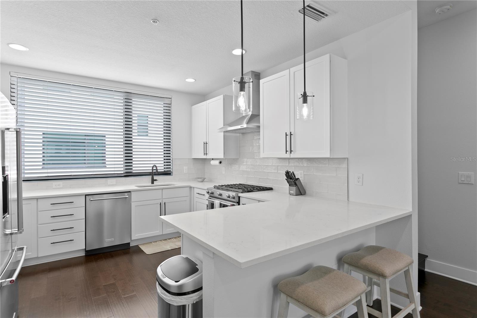 Image 4 of 19 For 2511 Grady Avenue 63