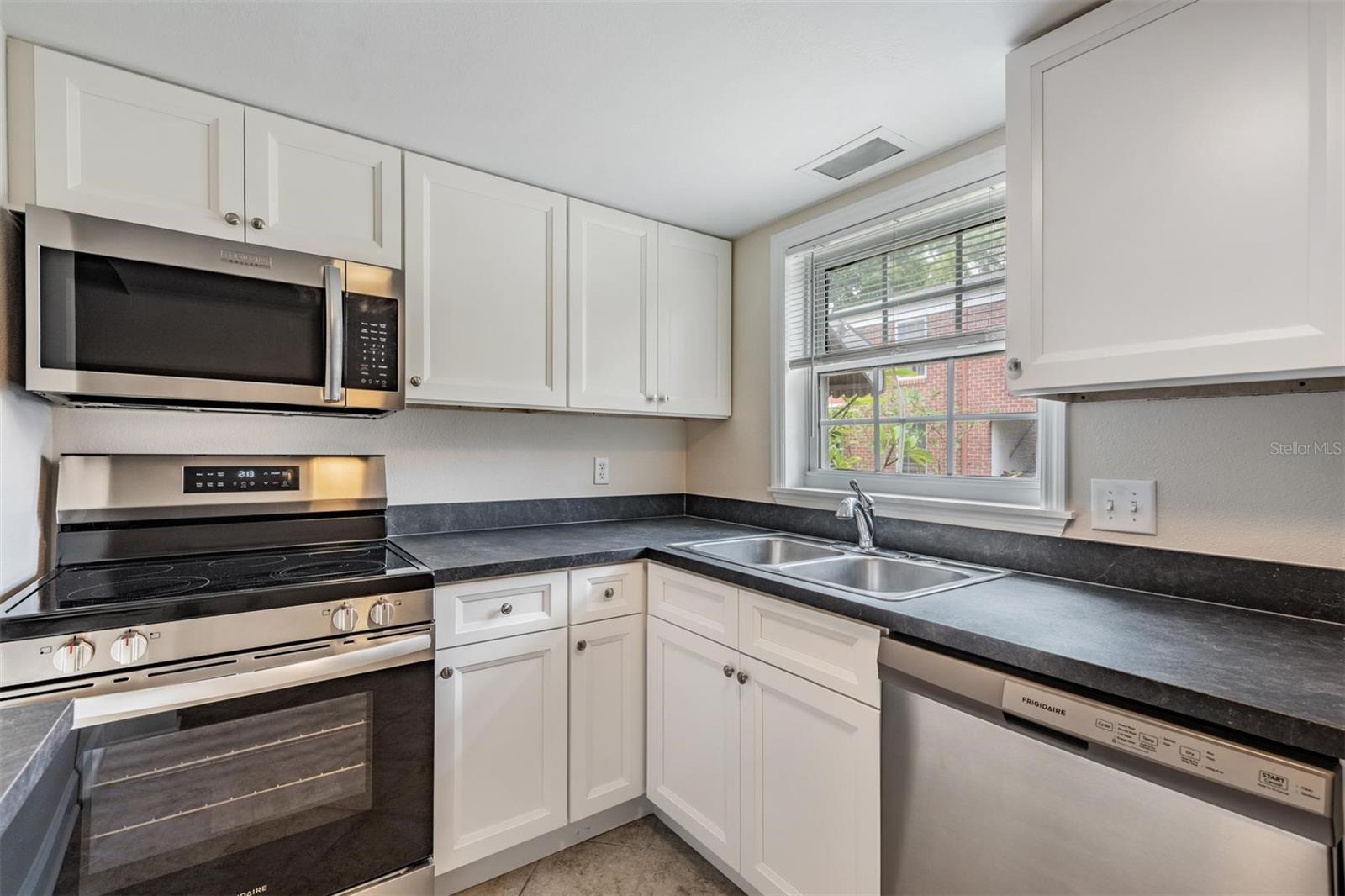 Image 18 of 50 For 8565 12th Way N A
