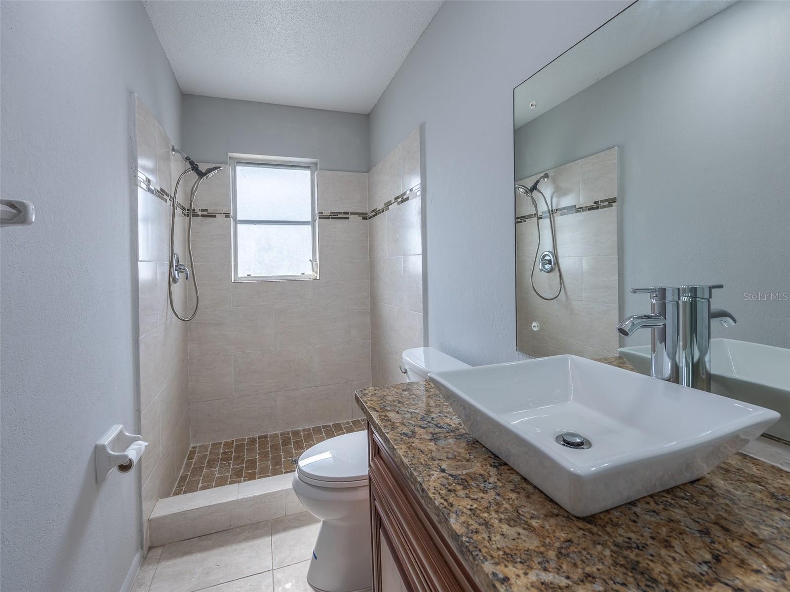 Image 13 of 23 For 916 Gillespie Street