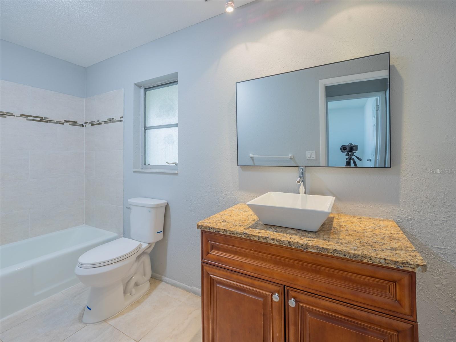 Image 15 of 23 For 916 Gillespie Street