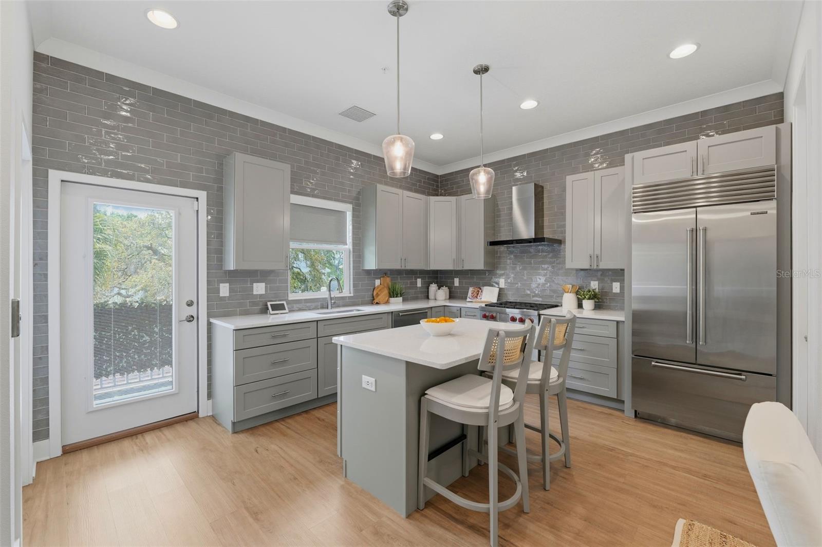 Image 13 of 43 For 946 Highland Avenue 16