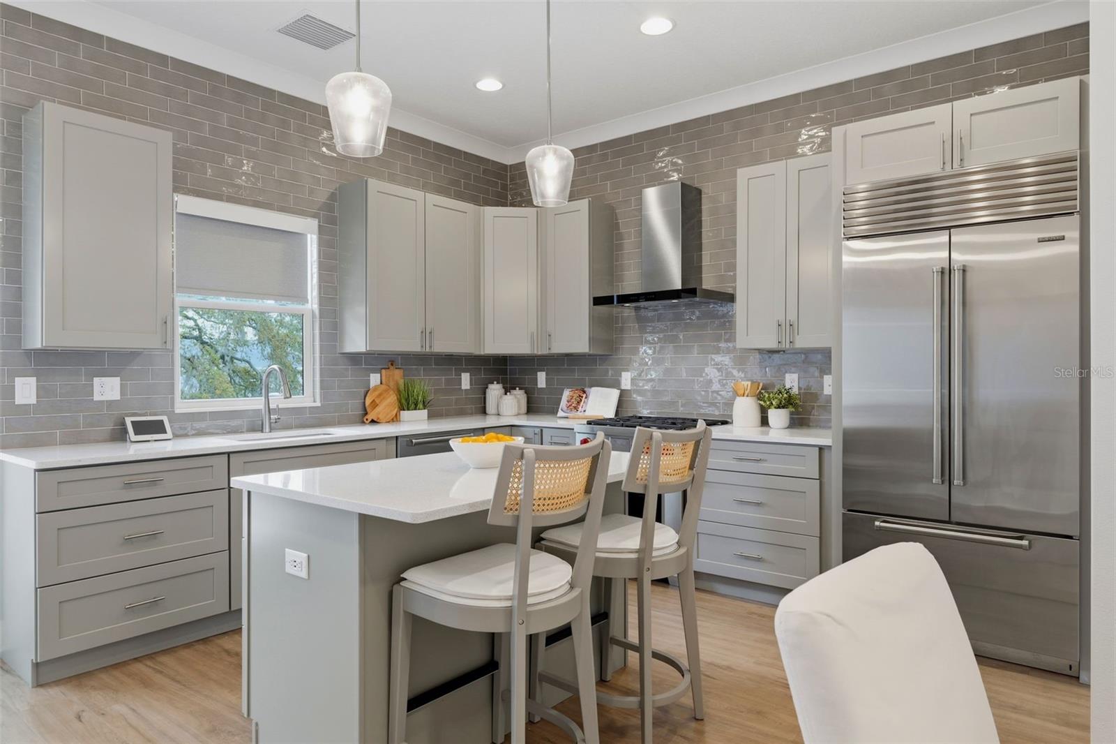 Image 14 of 43 For 946 Highland Avenue 16