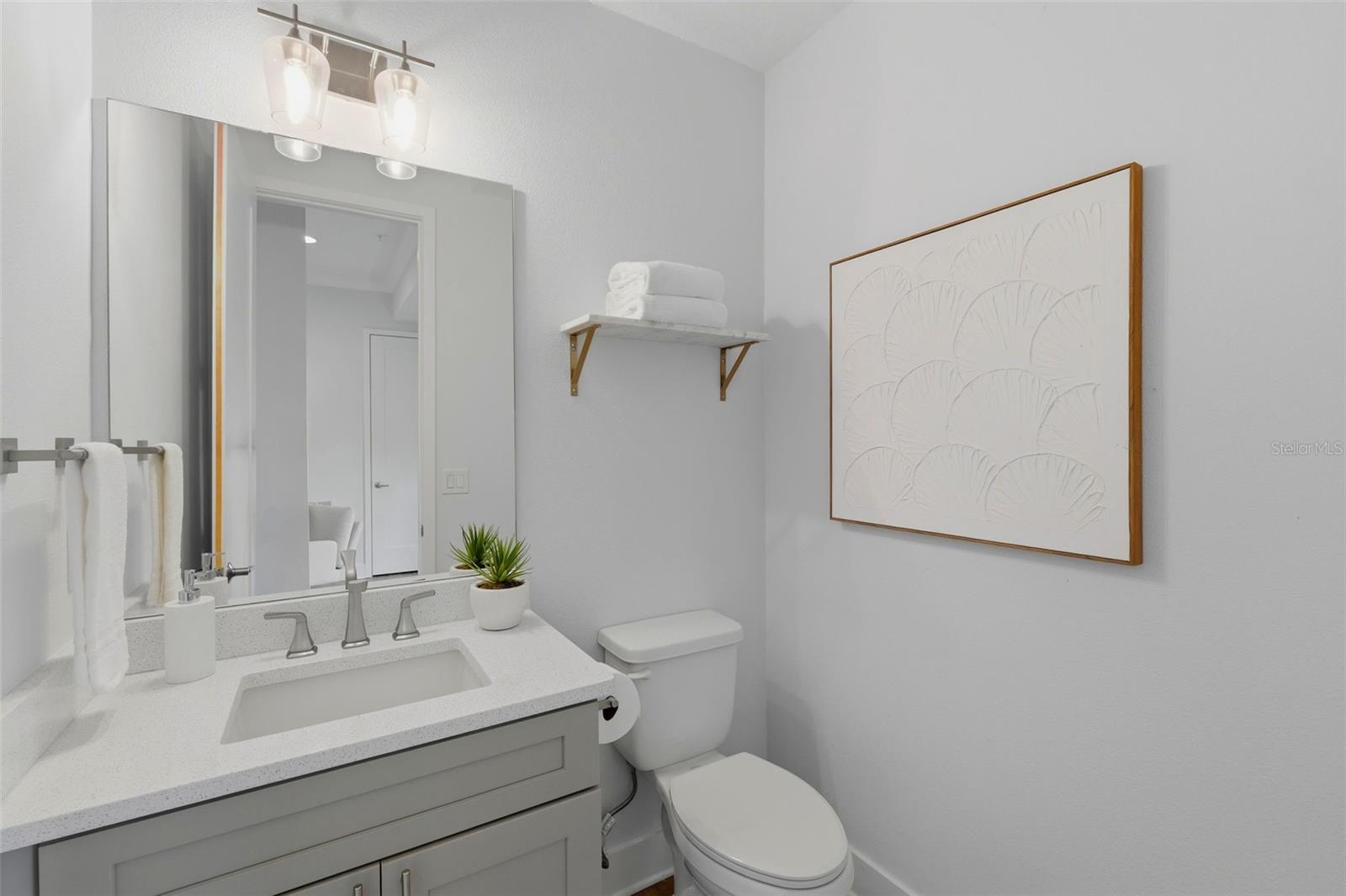 Image 29 of 43 For 946 Highland Avenue 16