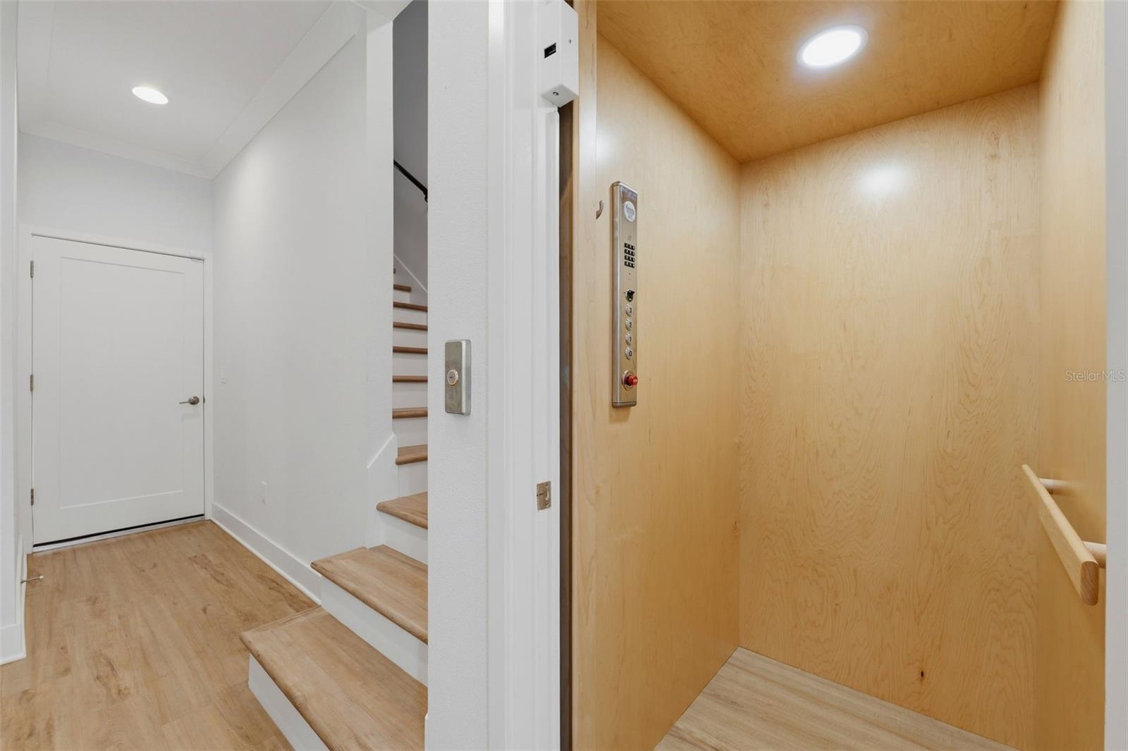 Image 5 of 43 For 946 Highland Avenue 16