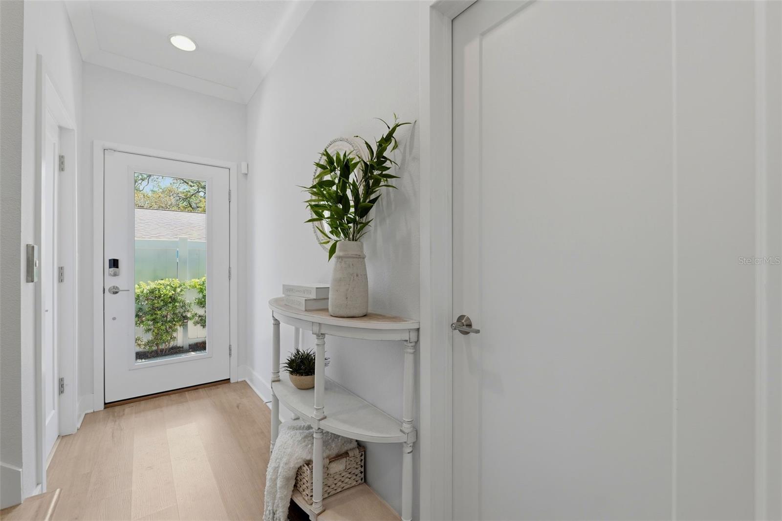 Image 6 of 43 For 946 Highland Avenue 16