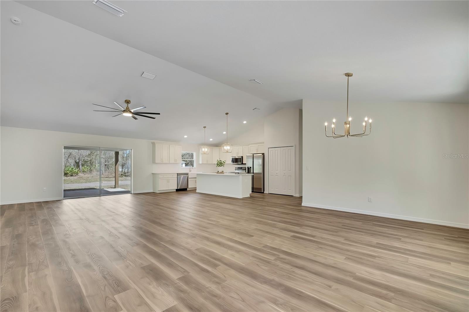 Image 6 of 63 For 11983 Appletree Place