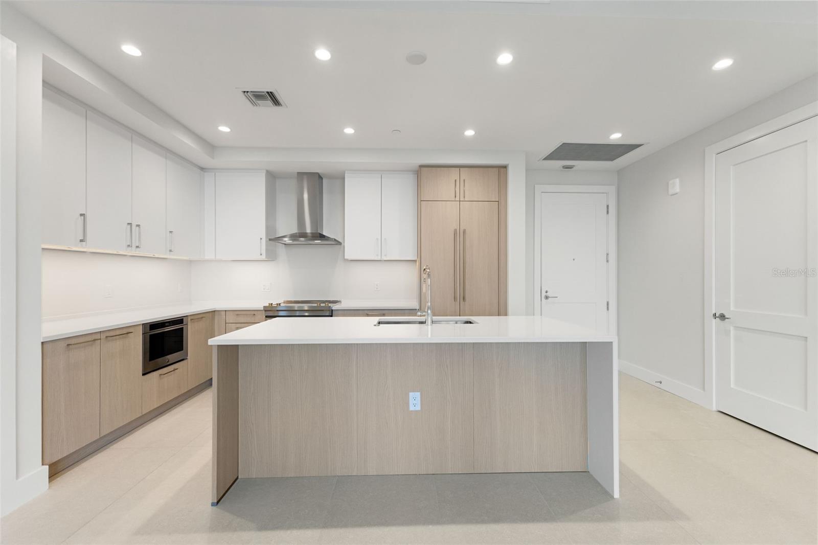 Image 5 of 48 For 275 1st Avenue S 2308