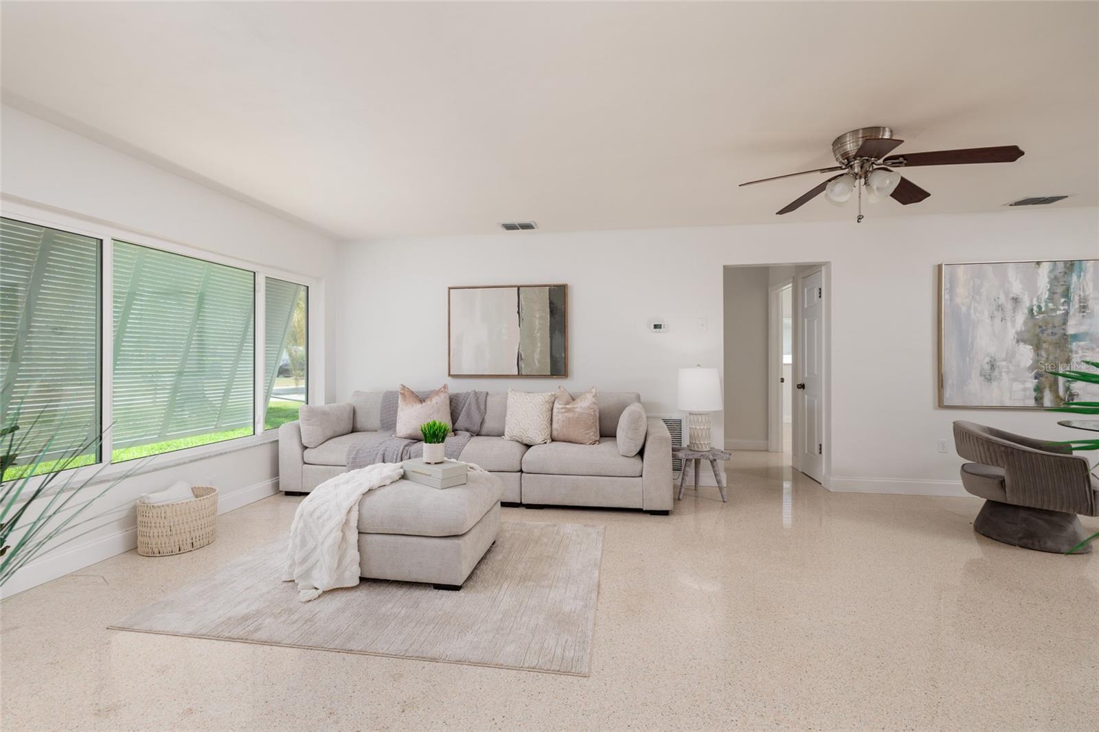 Image 10 of 38 For 1732 Emerald Drive