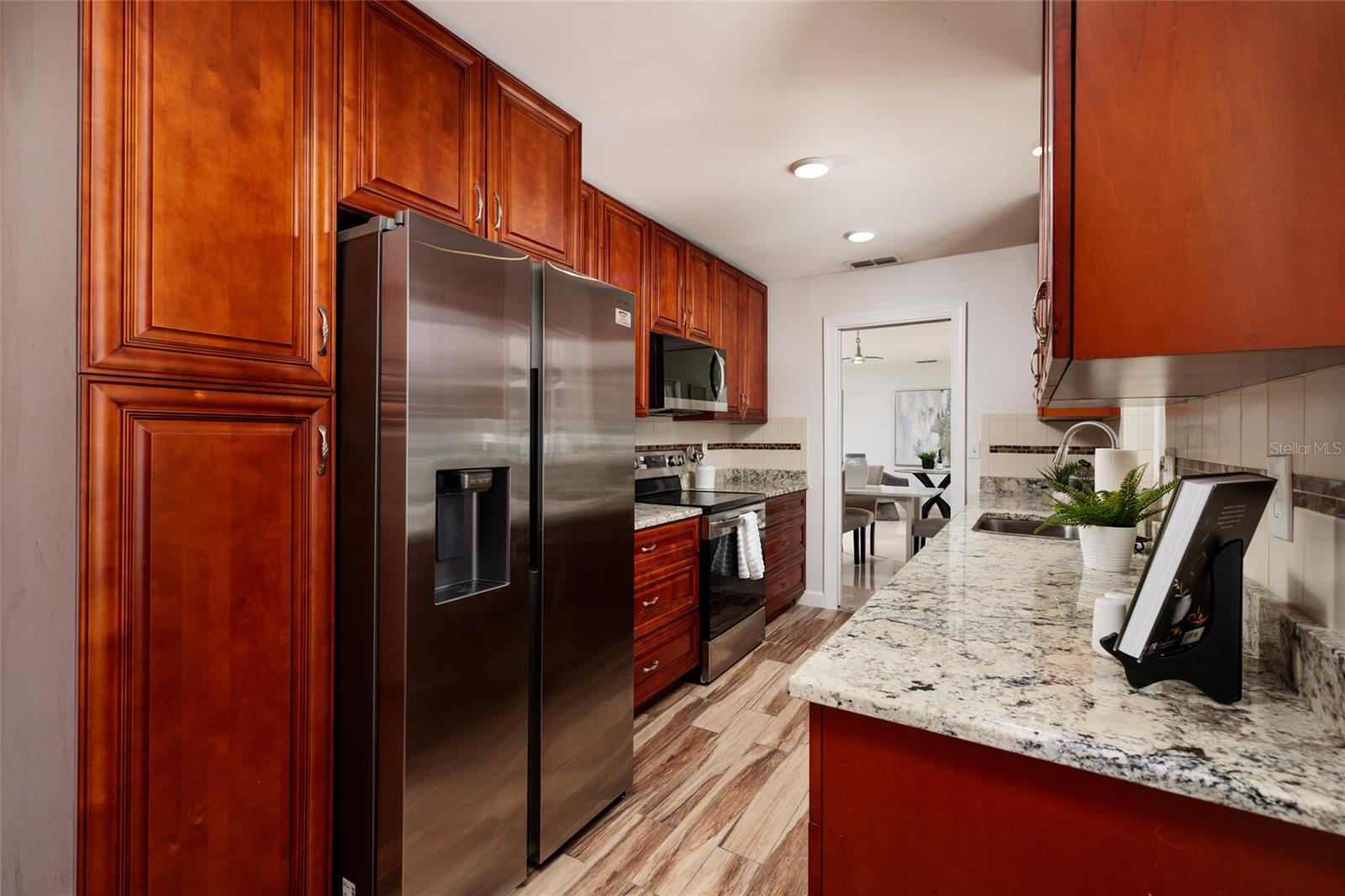 Image 15 of 38 For 1732 Emerald Drive