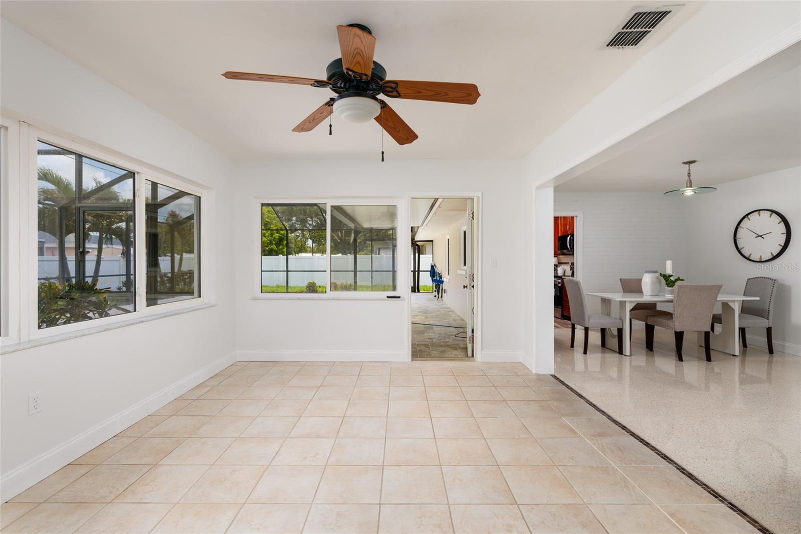 Image 18 of 38 For 1732 Emerald Drive
