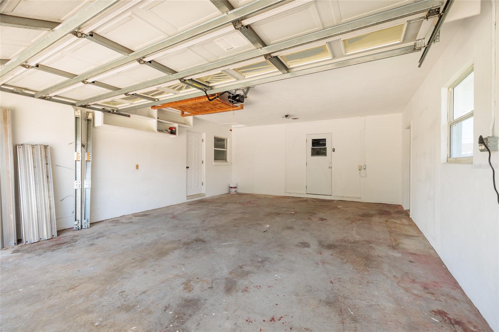 Image 33 of 38 For 1732 Emerald Drive
