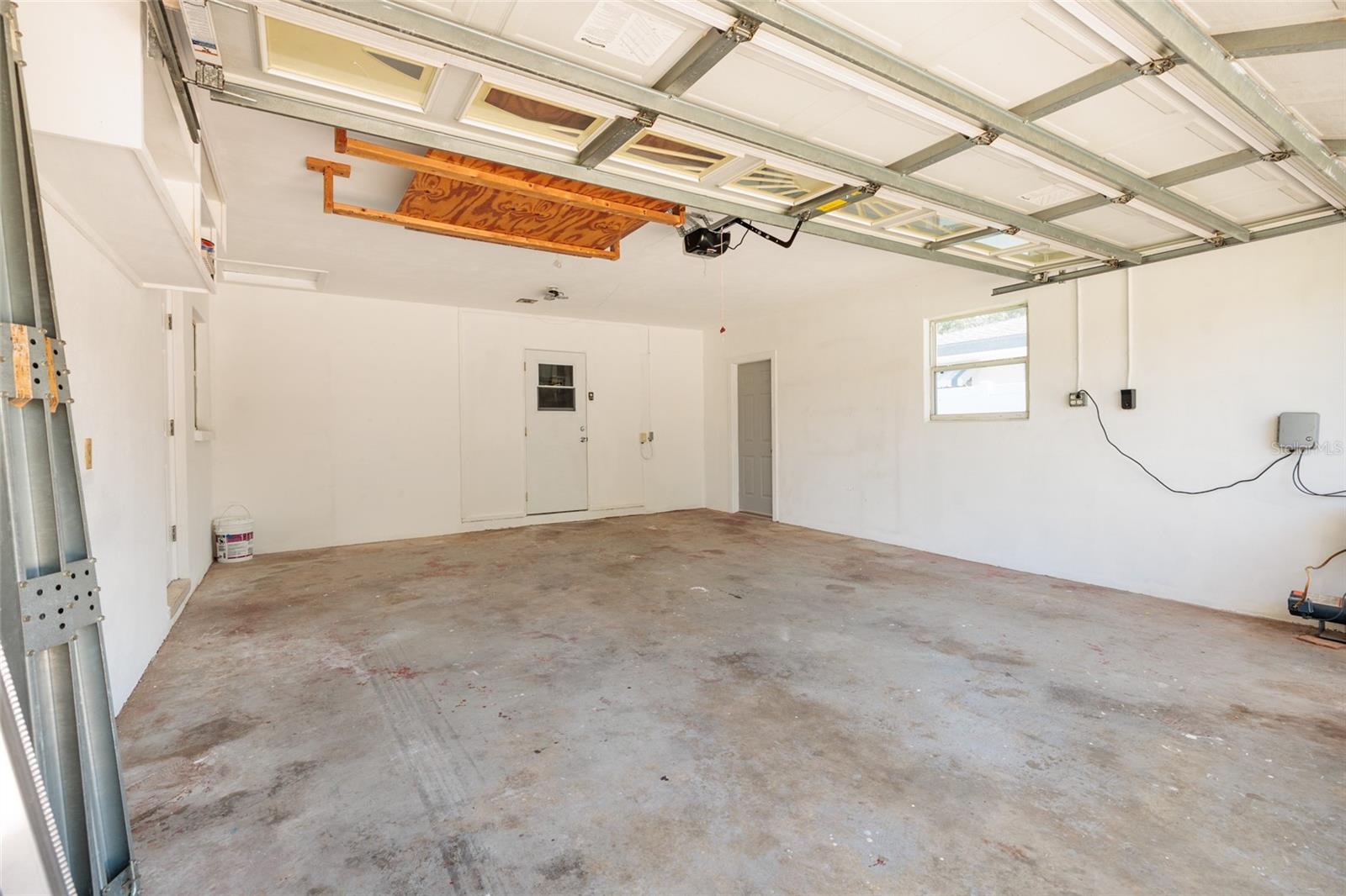 Image 34 of 38 For 1732 Emerald Drive