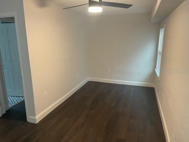 Listing photo id 18 for 5301 27th Avenue S 10
