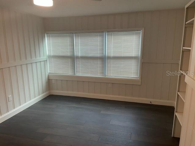 Listing photo id 23 for 5301 27th Avenue S 10