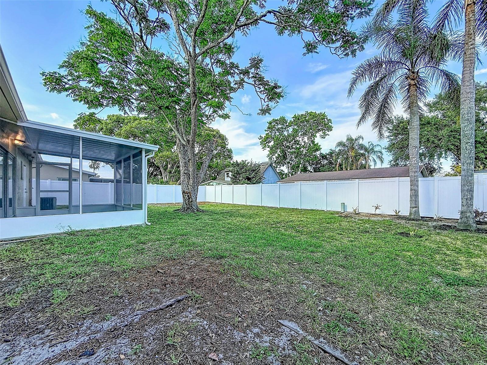 Image 41 of 41 For 850 Karen St