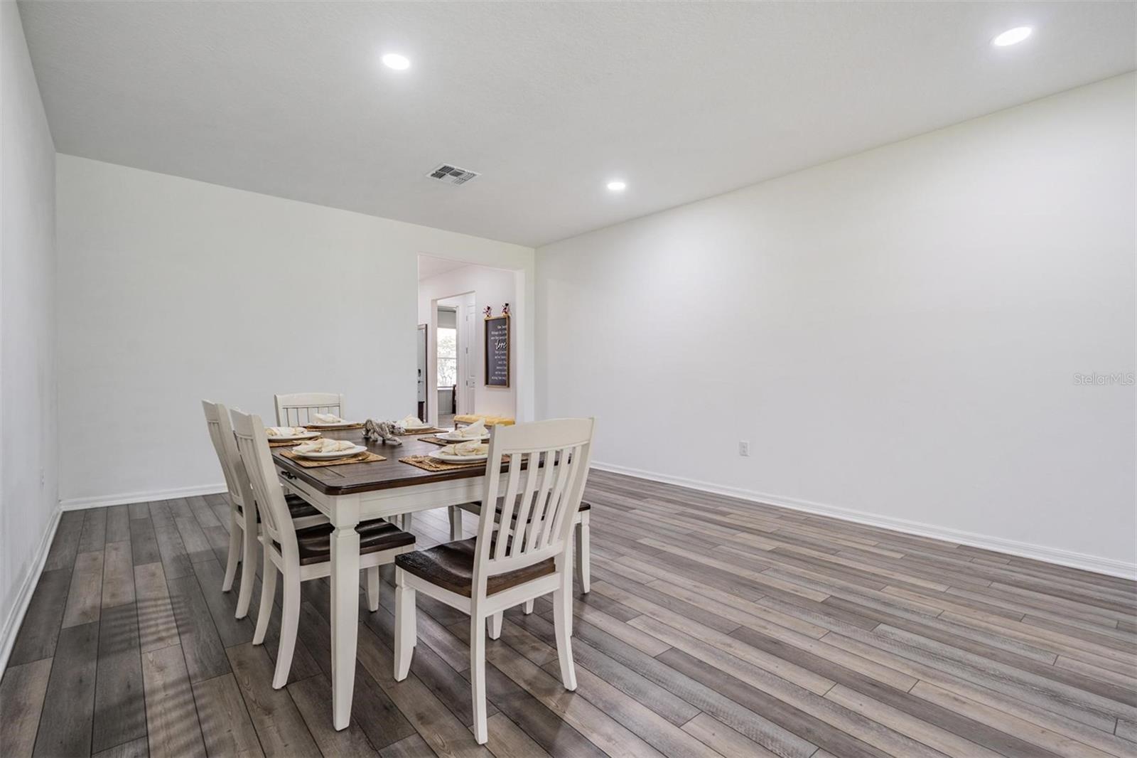 Image 36 of 75 For 9405 Ibis Grove Boulevard