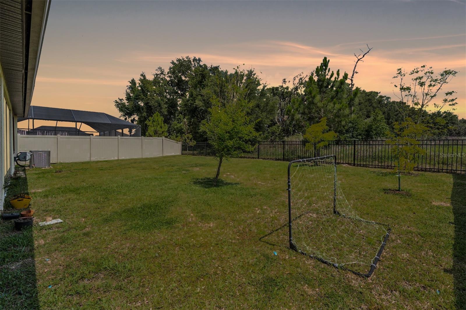 Image 7 of 75 For 9405 Ibis Grove Boulevard