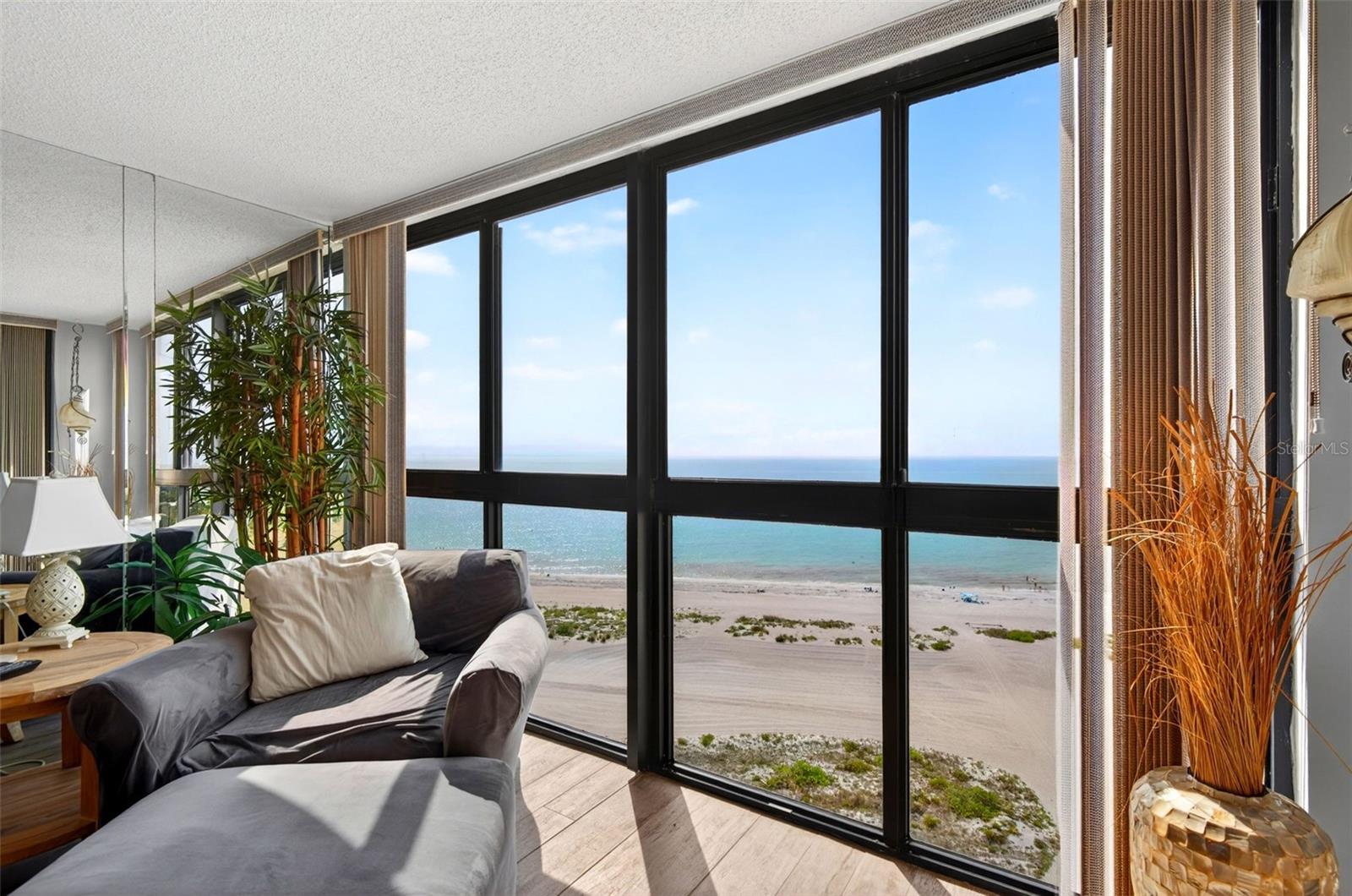 Image 12 of 35 For 1290 Gulf Boulevard 1604