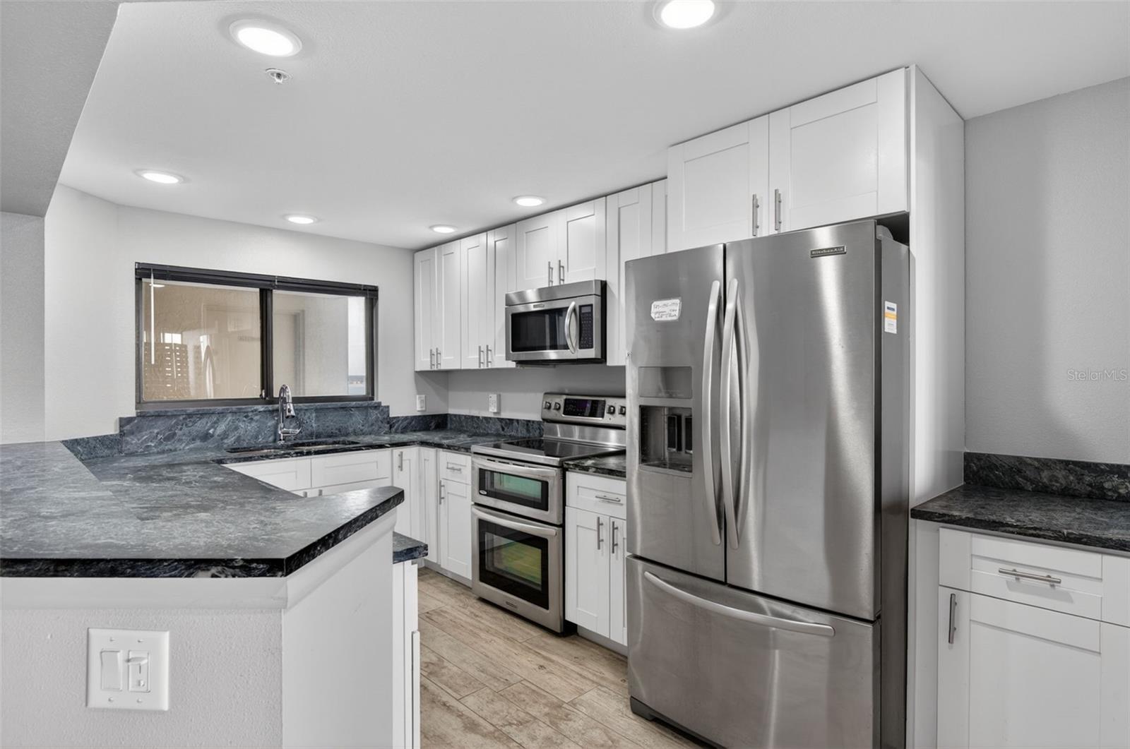 Image 17 of 35 For 1290 Gulf Boulevard 1604