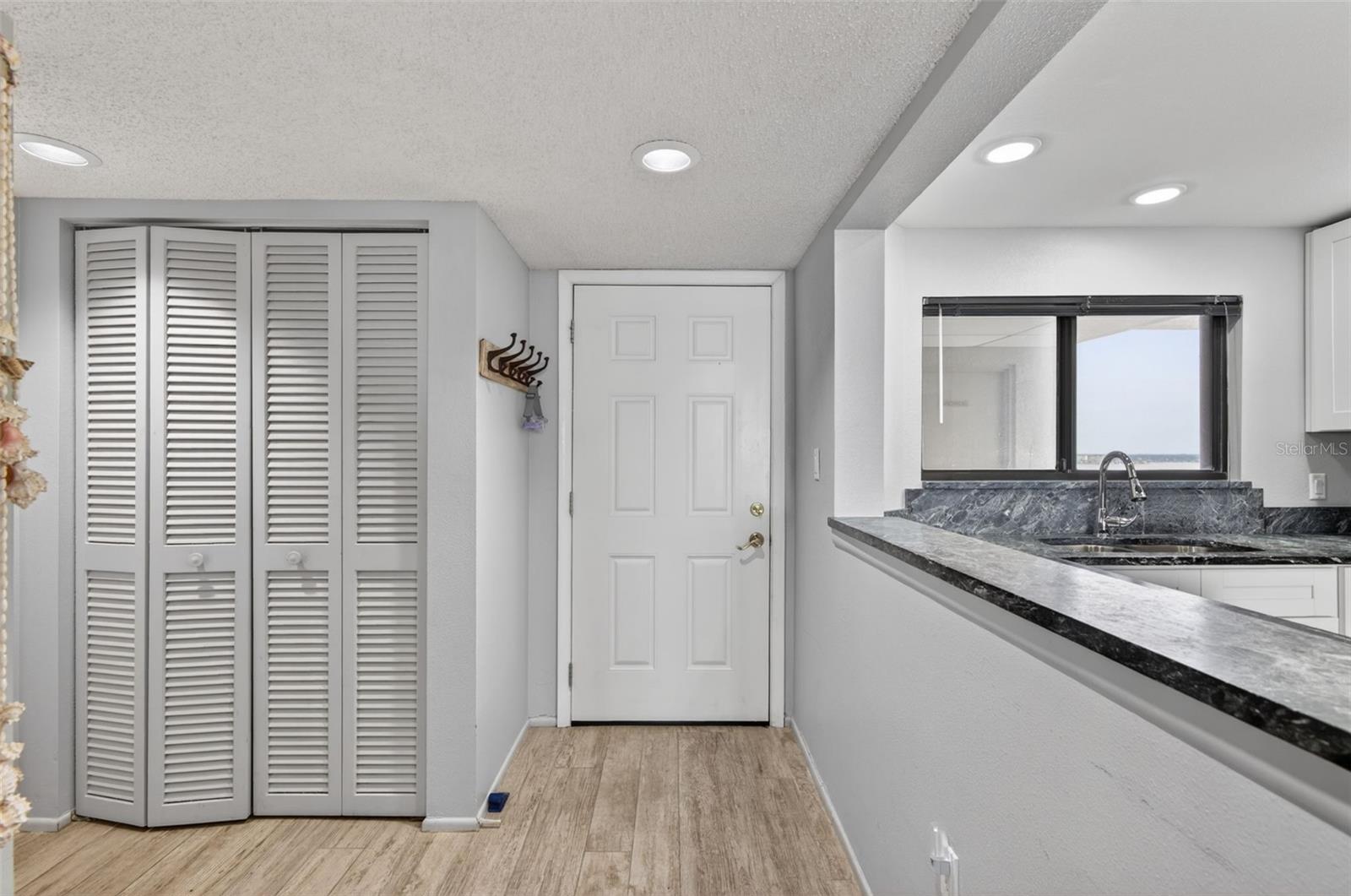 Image 19 of 35 For 1290 Gulf Boulevard 1604