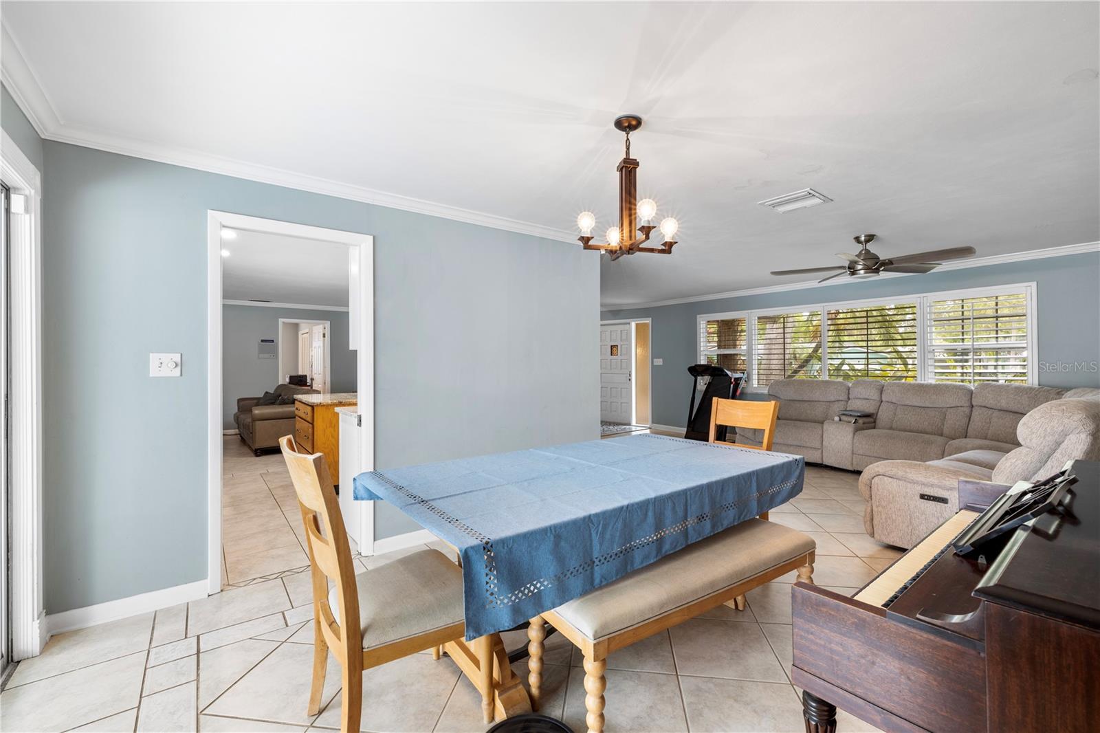 Image 10 of 72 For 2215 Buena Vista Drive