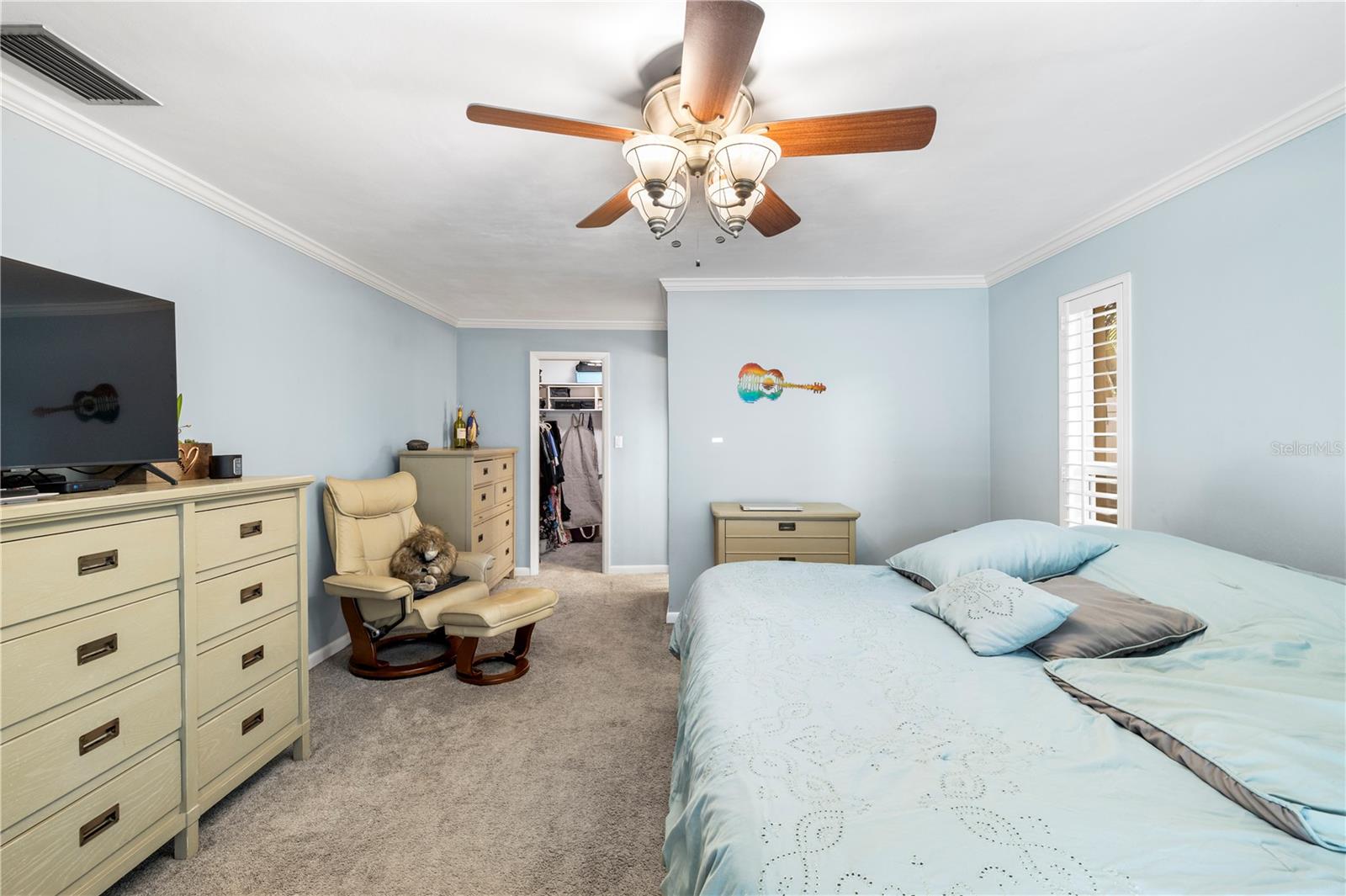 Image 11 of 72 For 2215 Buena Vista Drive
