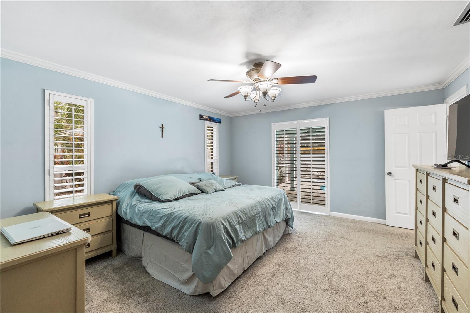 Image 14 of 72 For 2215 Buena Vista Drive