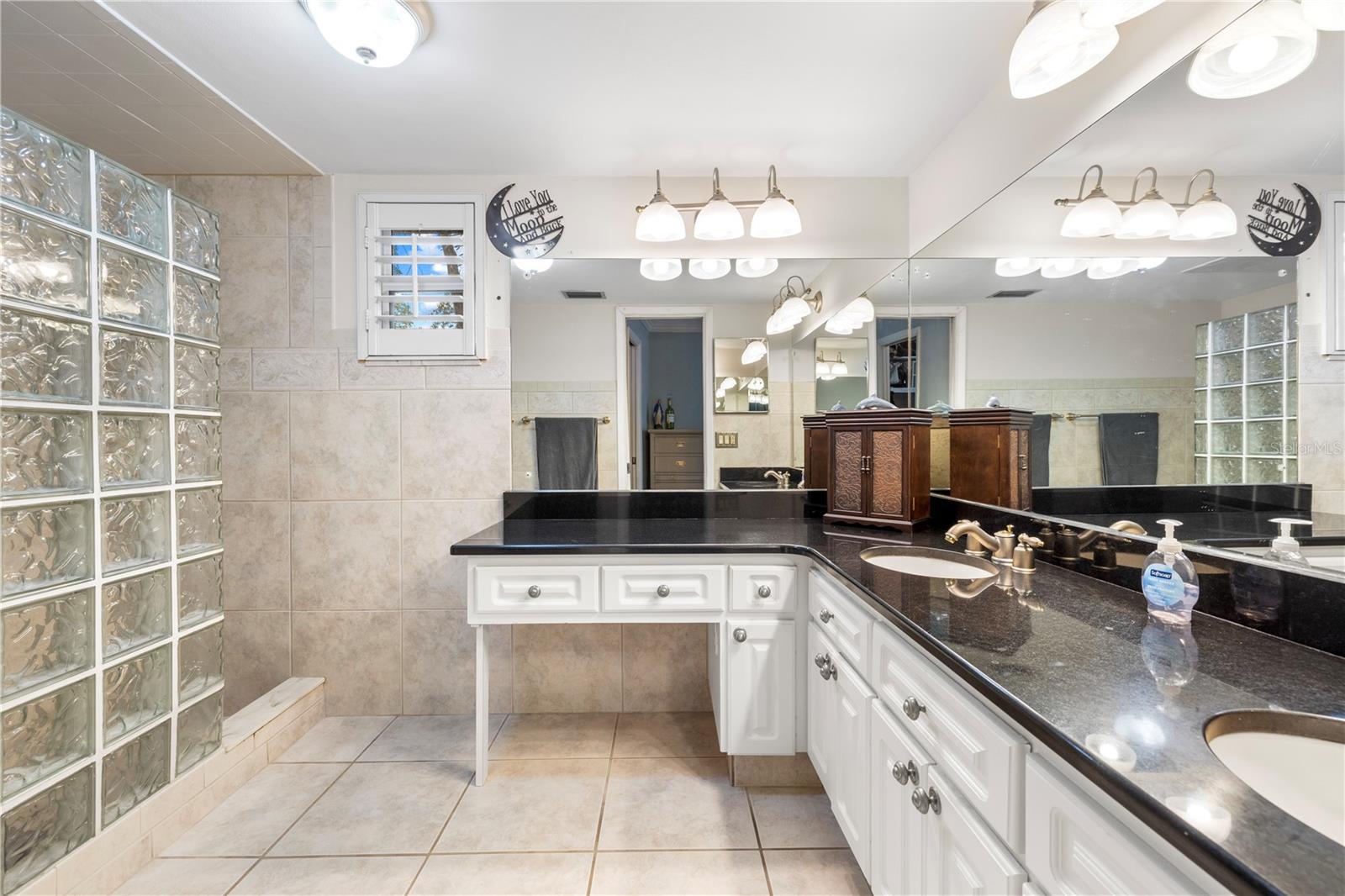 Image 16 of 72 For 2215 Buena Vista Drive