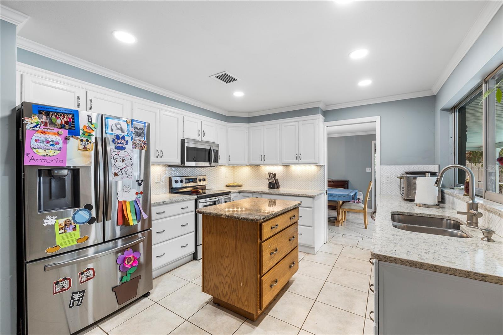 Image 20 of 72 For 2215 Buena Vista Drive