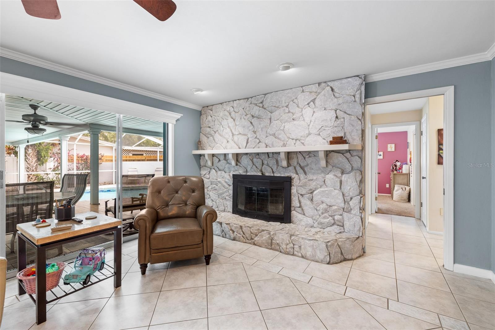 Image 27 of 72 For 2215 Buena Vista Drive