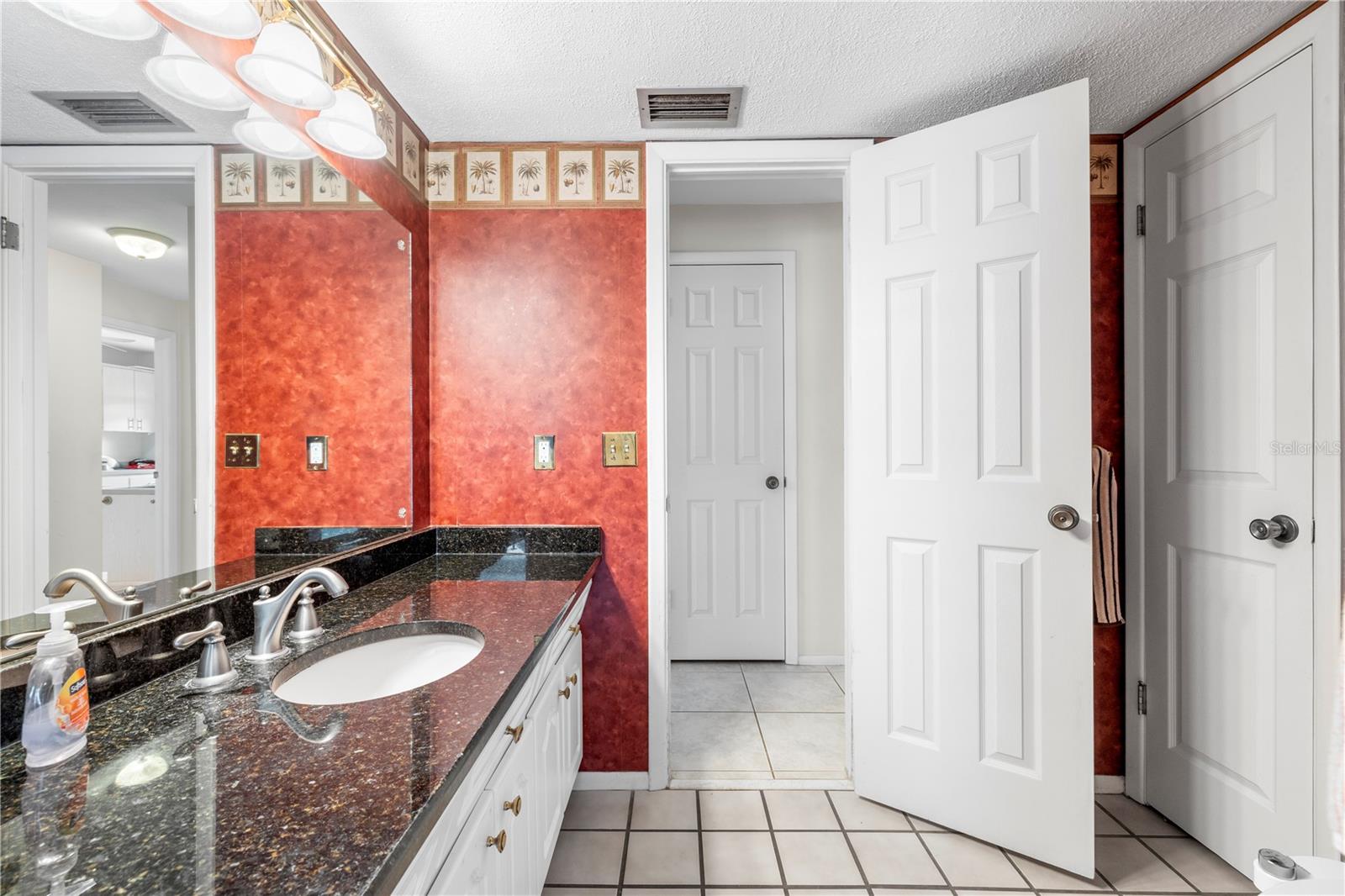 Image 32 of 72 For 2215 Buena Vista Drive