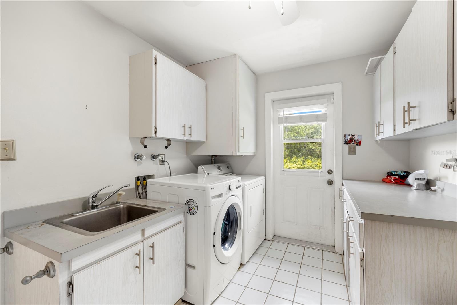 Image 39 of 72 For 2215 Buena Vista Drive
