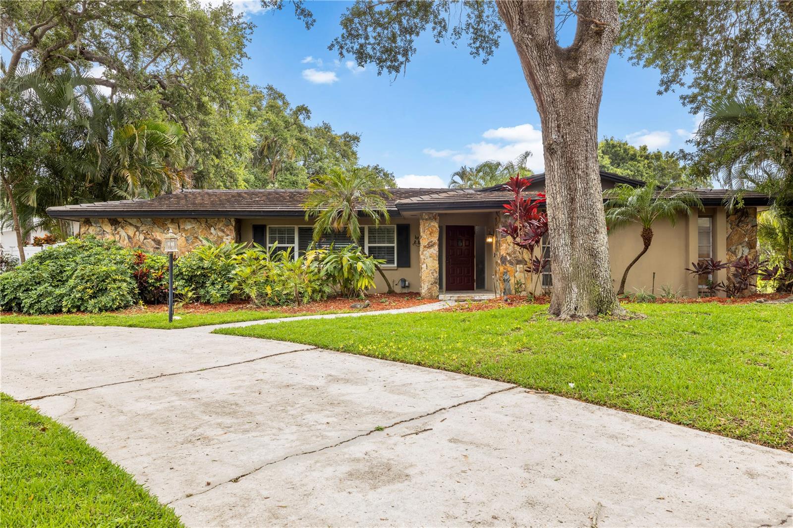 Image 53 of 72 For 2215 Buena Vista Drive