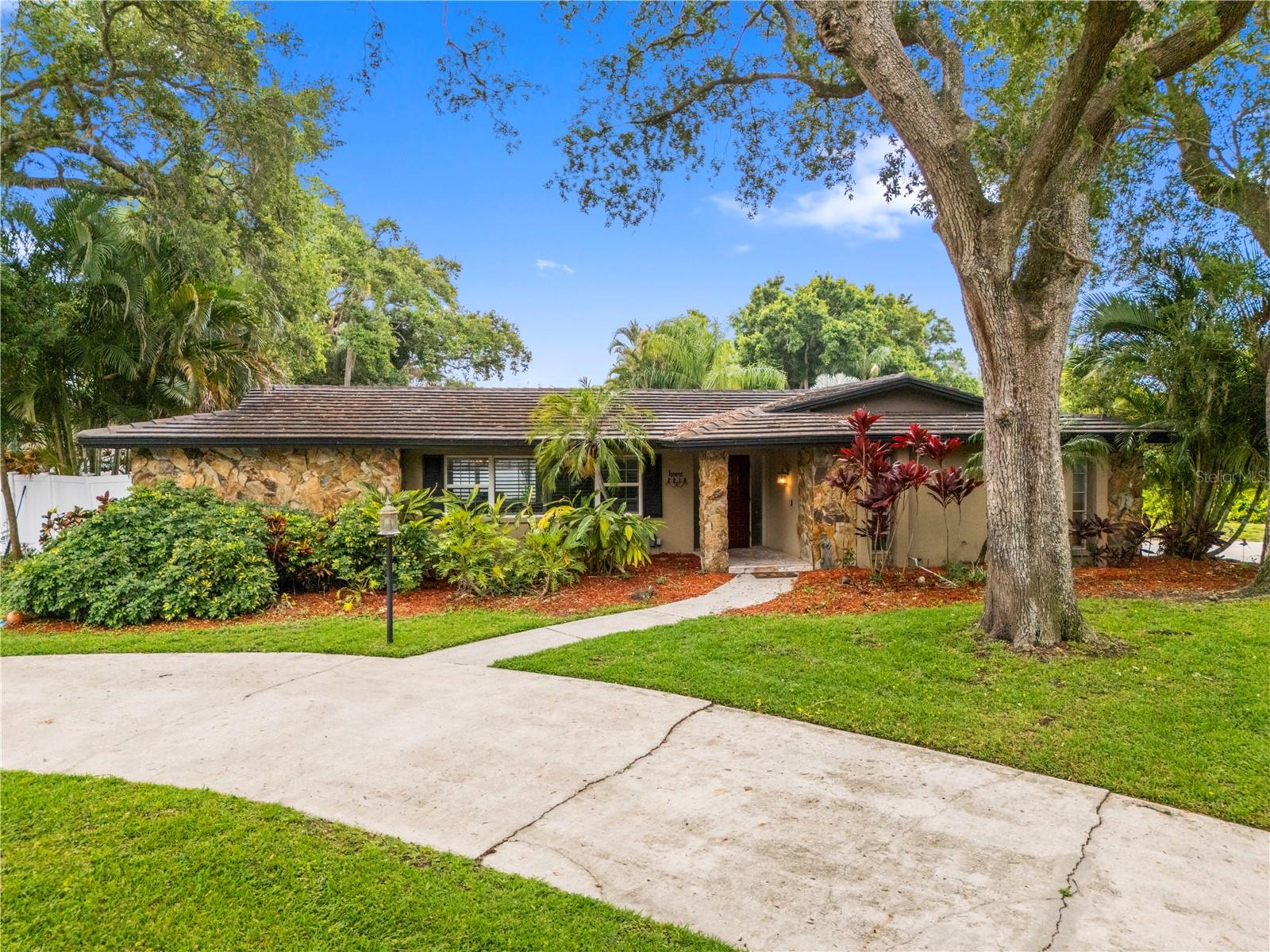 Image 61 of 72 For 2215 Buena Vista Drive