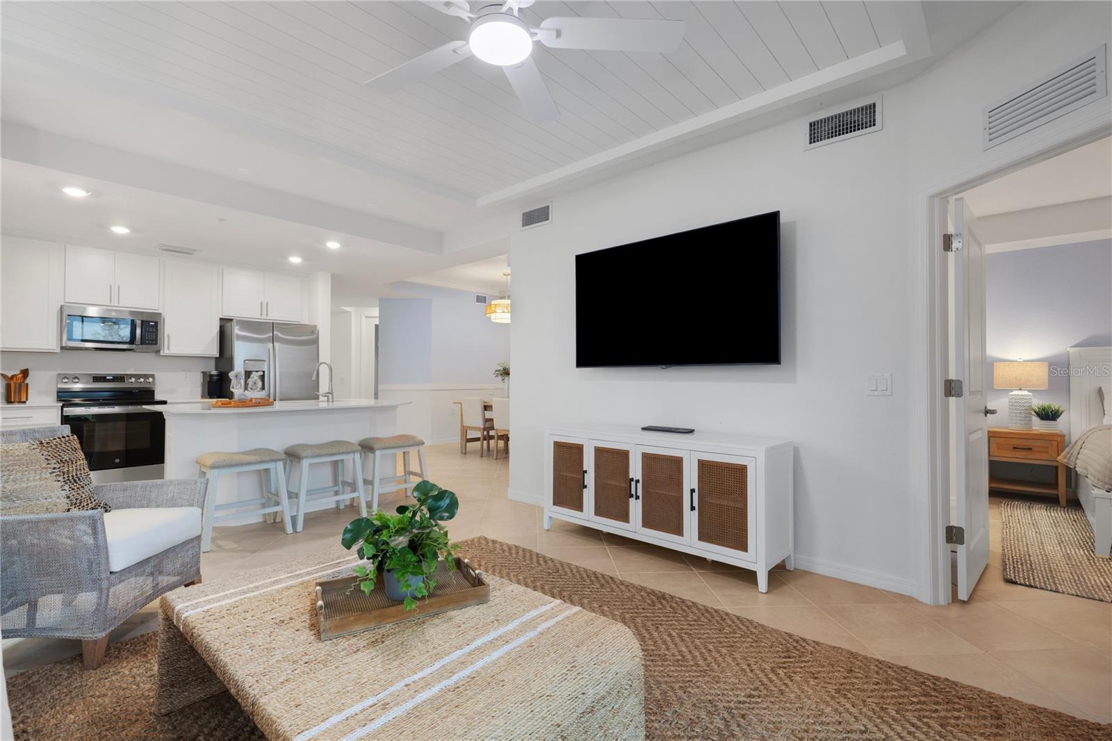 Image 6 of 27 For 17630 Opal Sand Drive 108