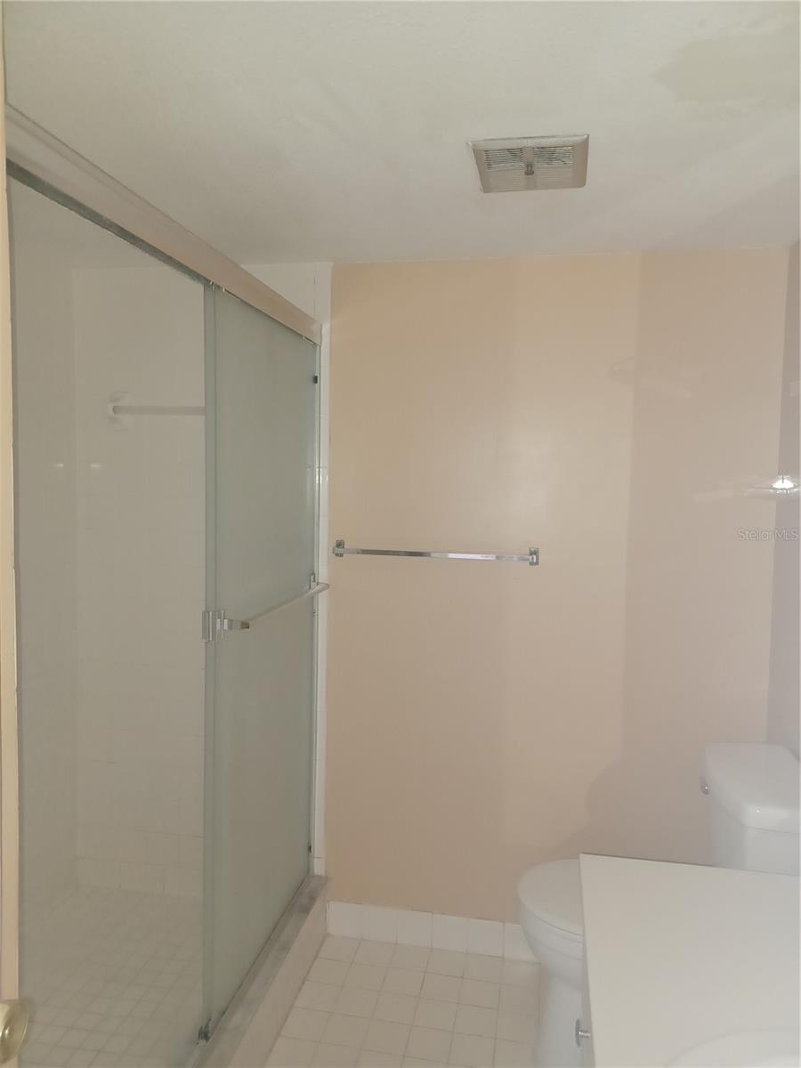 Image 11 of 14 For 2525 Bay Drive B22
