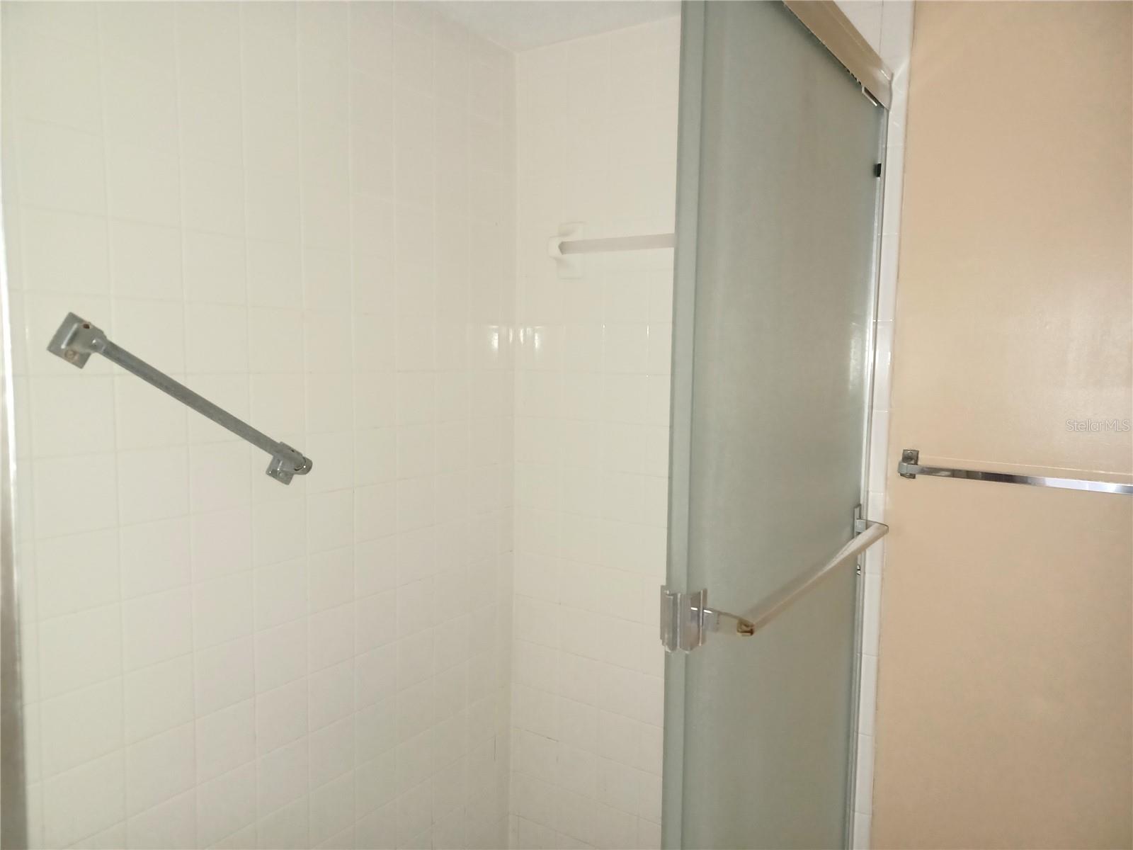 Image 12 of 14 For 2525 Bay Drive B22