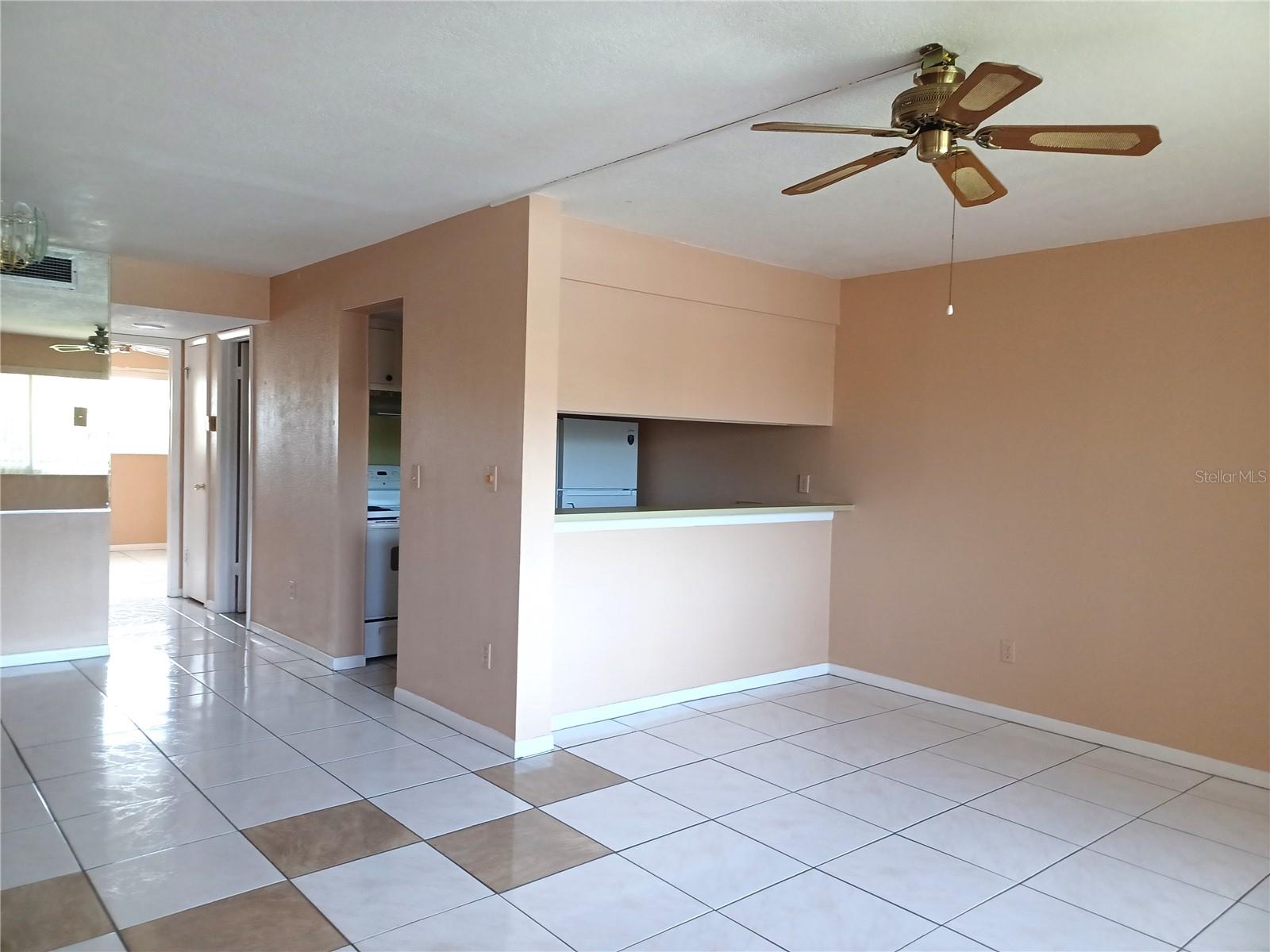 Image 4 of 14 For 2525 Bay Drive B22