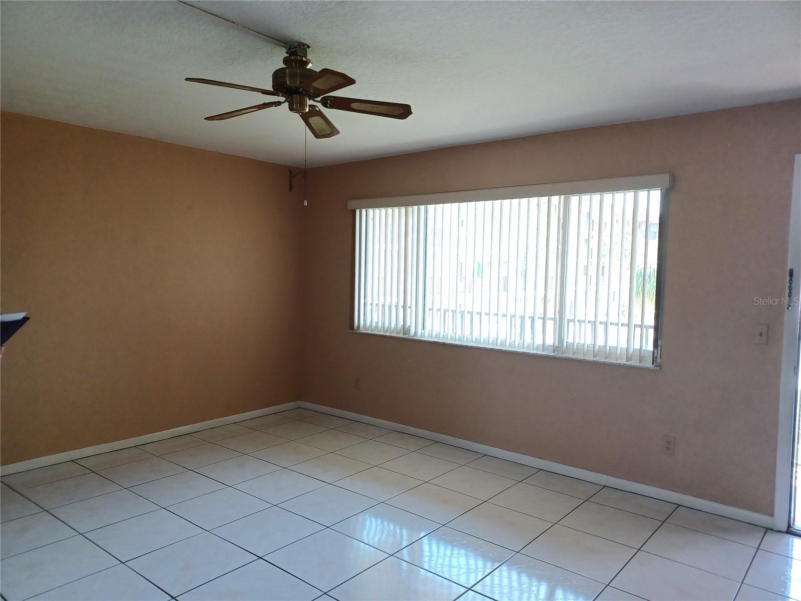 Image 5 of 14 For 2525 Bay Drive B22