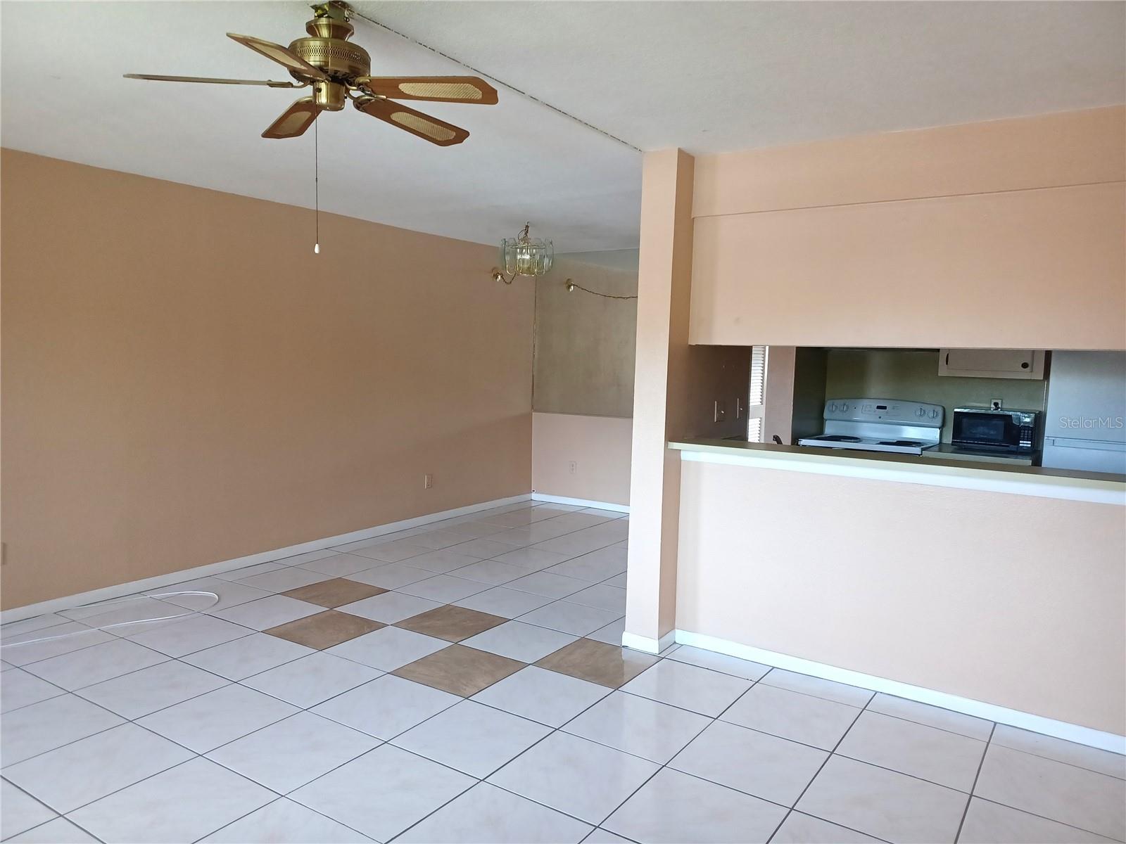 Image 6 of 14 For 2525 Bay Drive B22