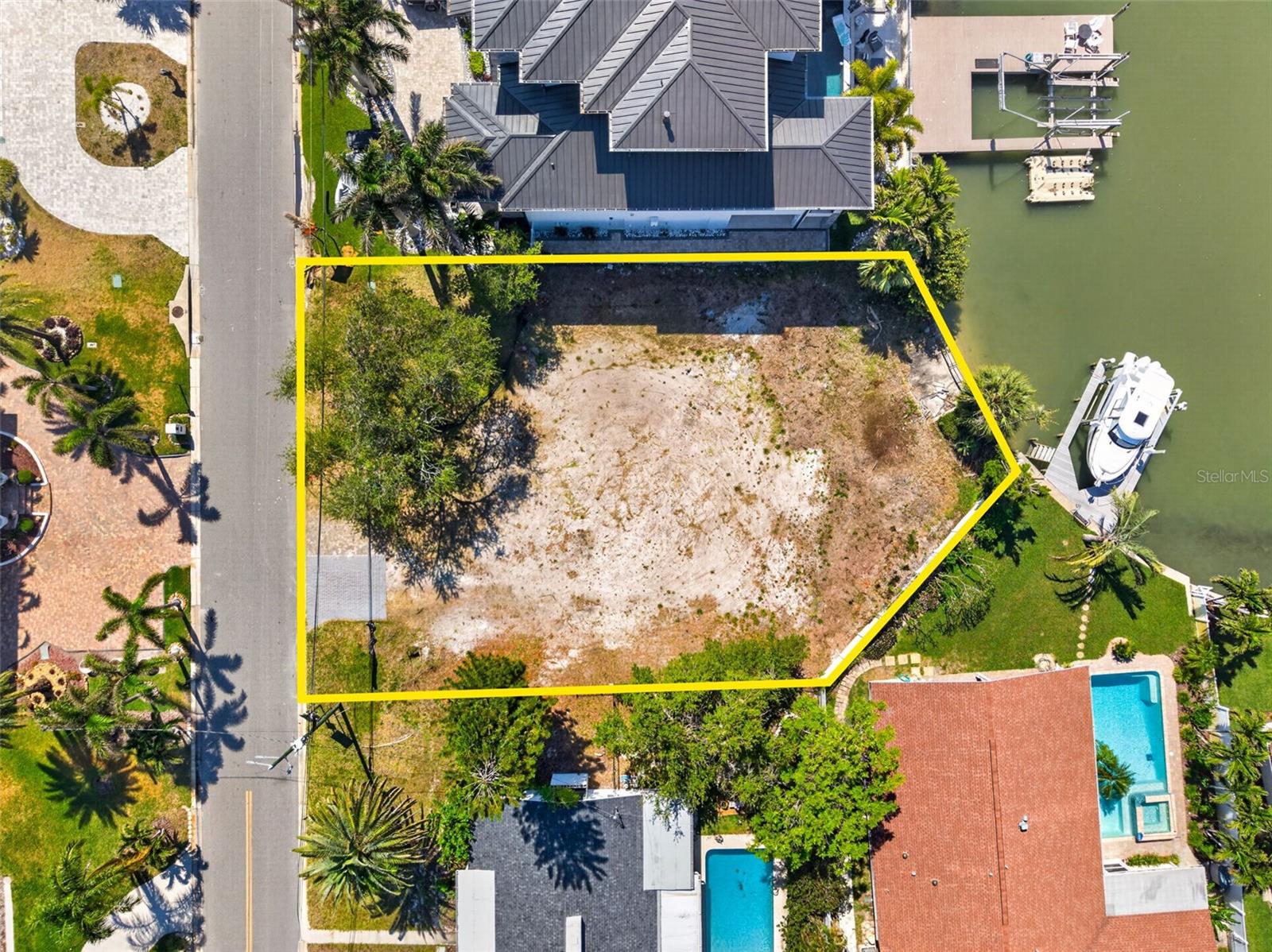 Details for 909 Oakwood Drive, LARGO, FL 33770