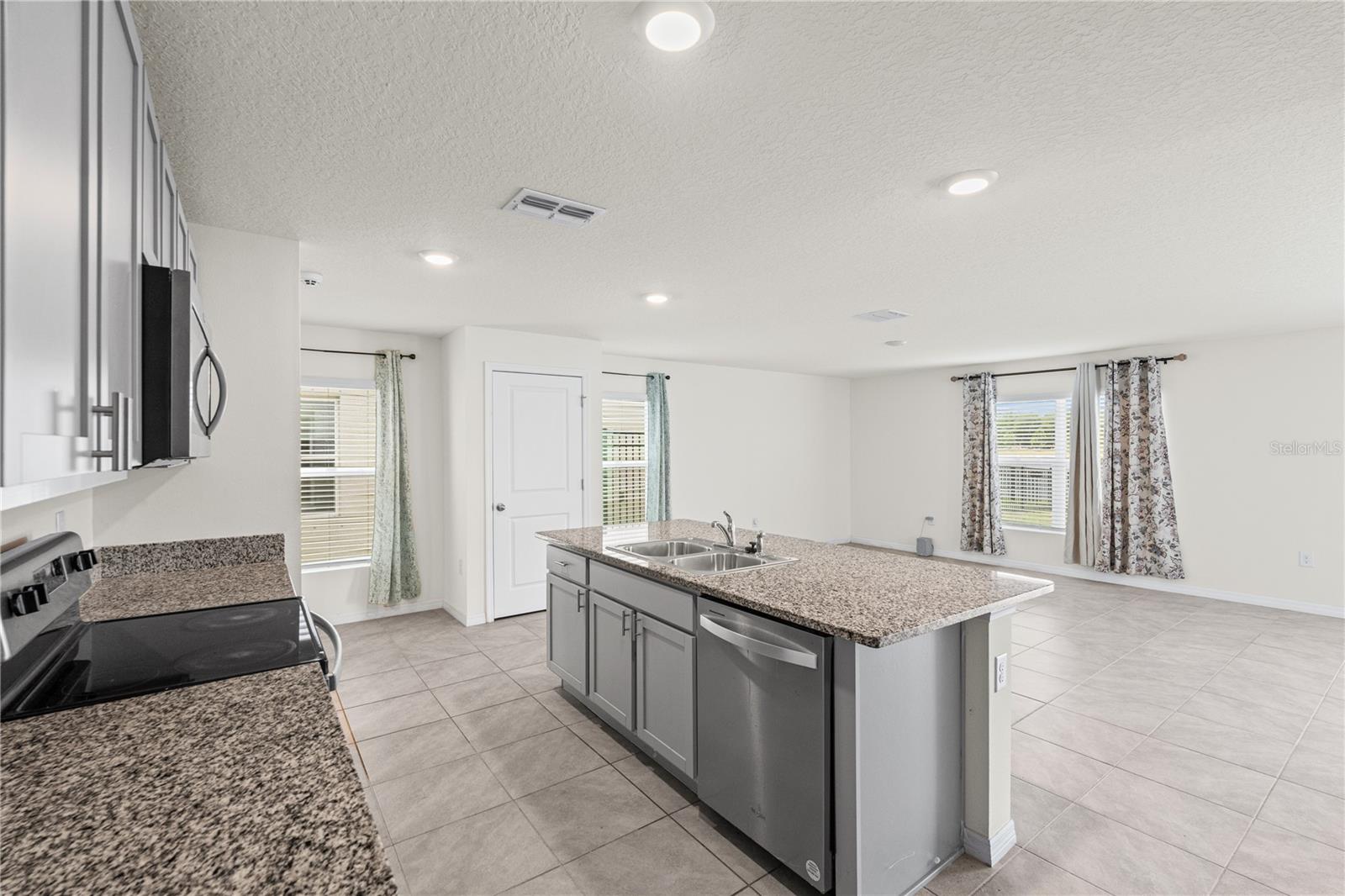 Image 17 of 54 For 2804 Rock Sound Street
