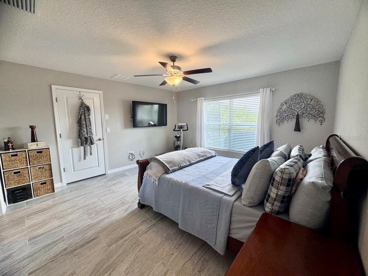 Image 13 of 34 For 16605 Mosaic Oar Drive