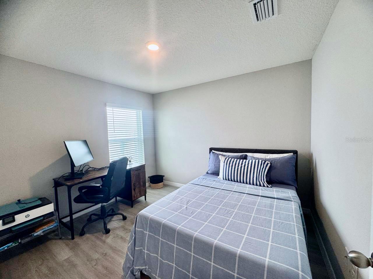 Image 18 of 34 For 16605 Mosaic Oar Drive