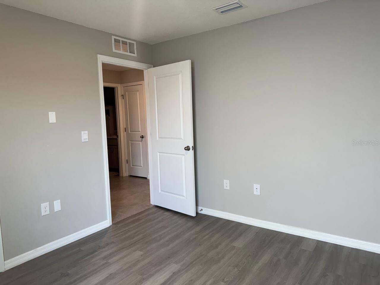 Image 22 of 34 For 16605 Mosaic Oar Drive