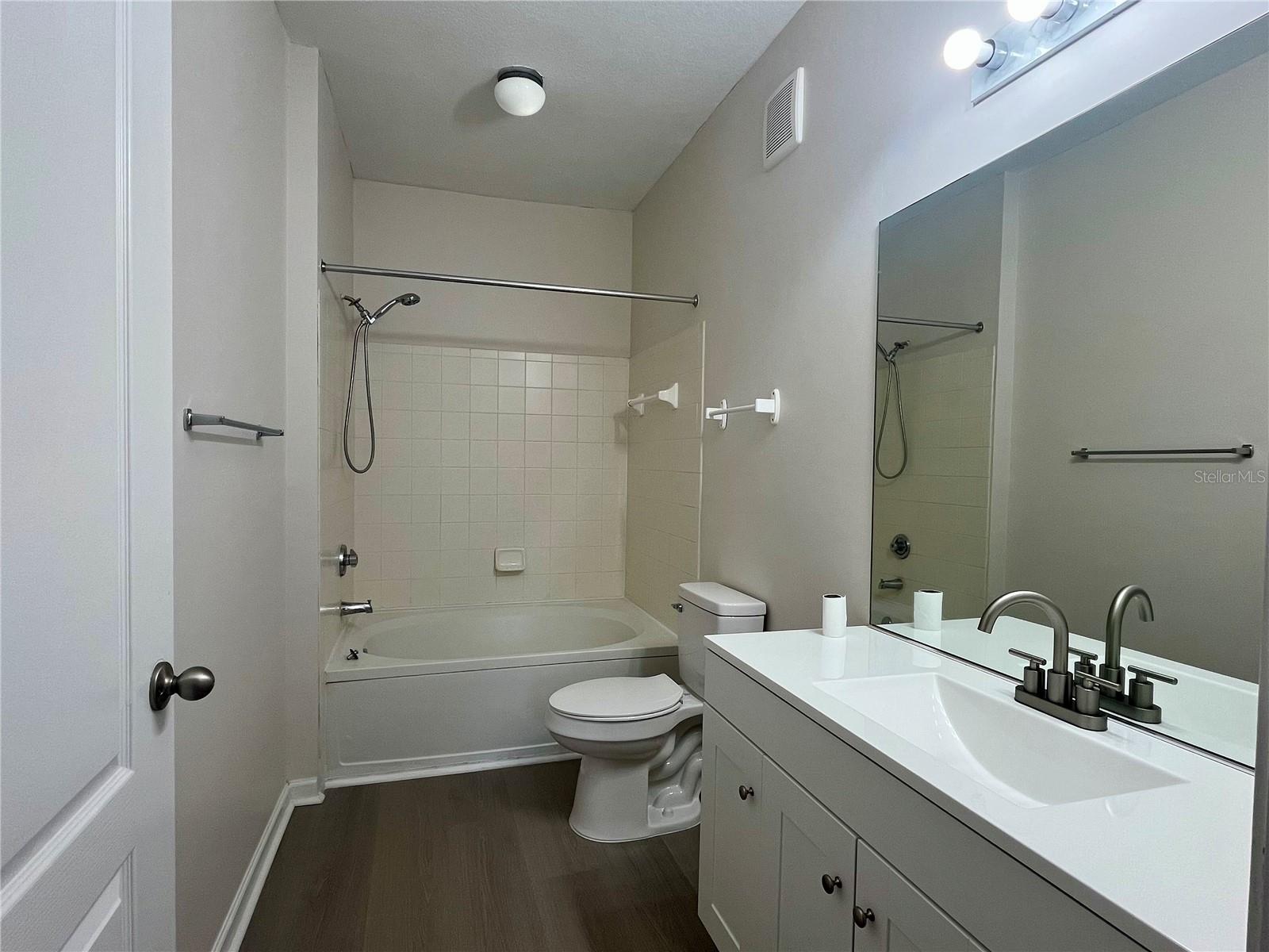 Image 16 of 25 For 18105 Villa Creek Drive