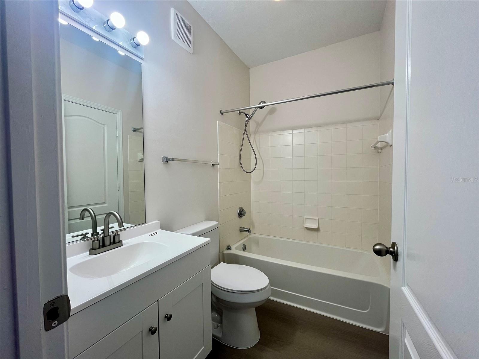 Image 18 of 25 For 18105 Villa Creek Drive